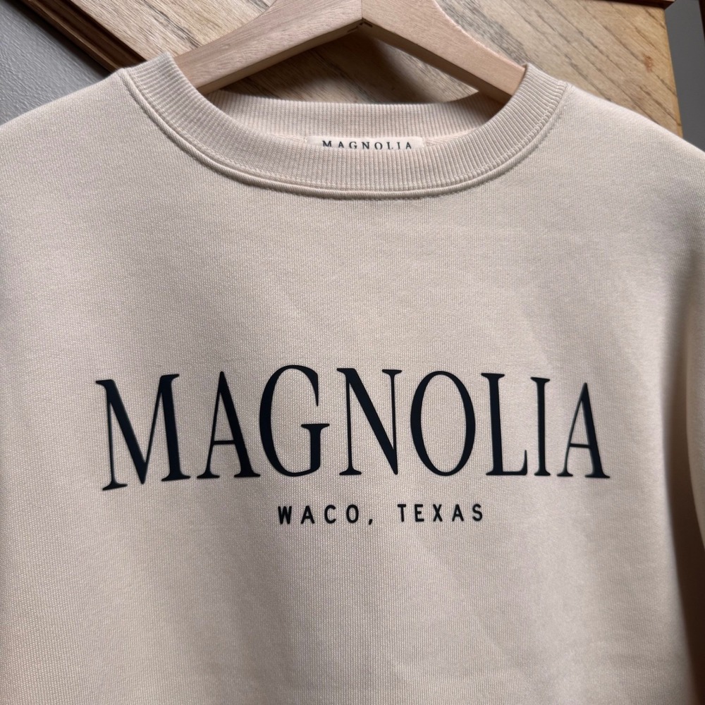 NWT Magnolia Waco Texas Ivory Sweatshirt Crewneck Unisex Oversized (Sm Med) HGTV - Picture 2 of 8